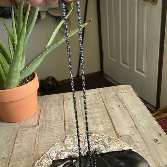 JESSICA MCCLINTOCK LEATHER GRAY KISS LOCK BLACK CHAIN STRAP EVENING BAG - Picture 5 of 12